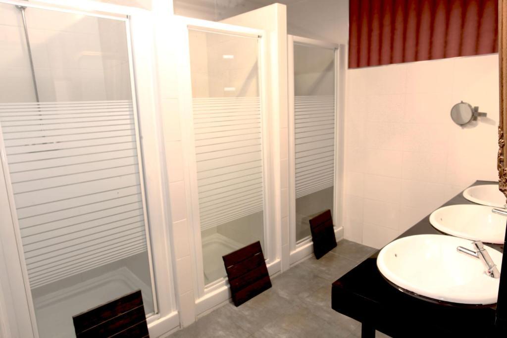 Bed in een Gemengde Slaapzaal met 6 Bedden